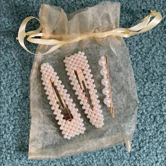 Accessories - Pearl Gold Hair Clip Trio NWOT